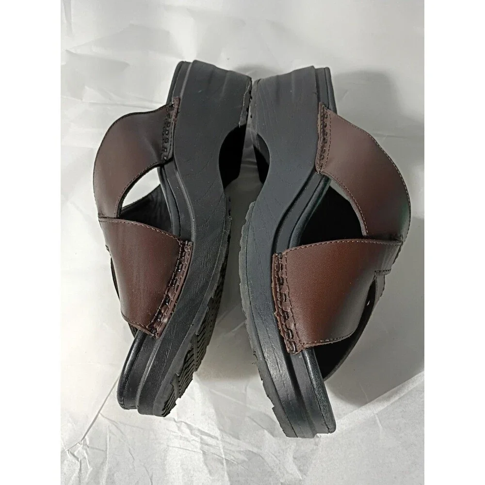 L.L. Bean Woman 8M Leather Slip On Criss Cross Brown Sandals Casual Walking